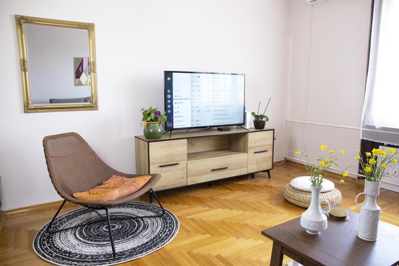 Nicola'S Apartment Novi Sad Luaran gambar