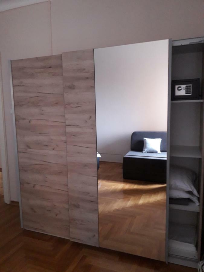 Nicola'S Apartment Novi Sad Luaran gambar